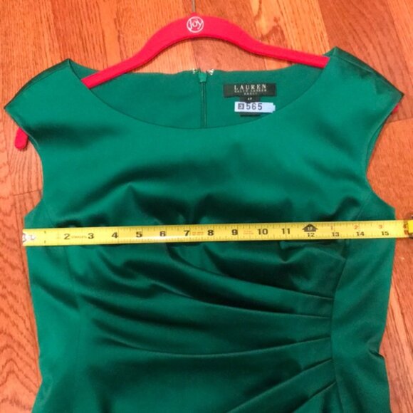 Emerald Green Dress - Picture 5 of 8